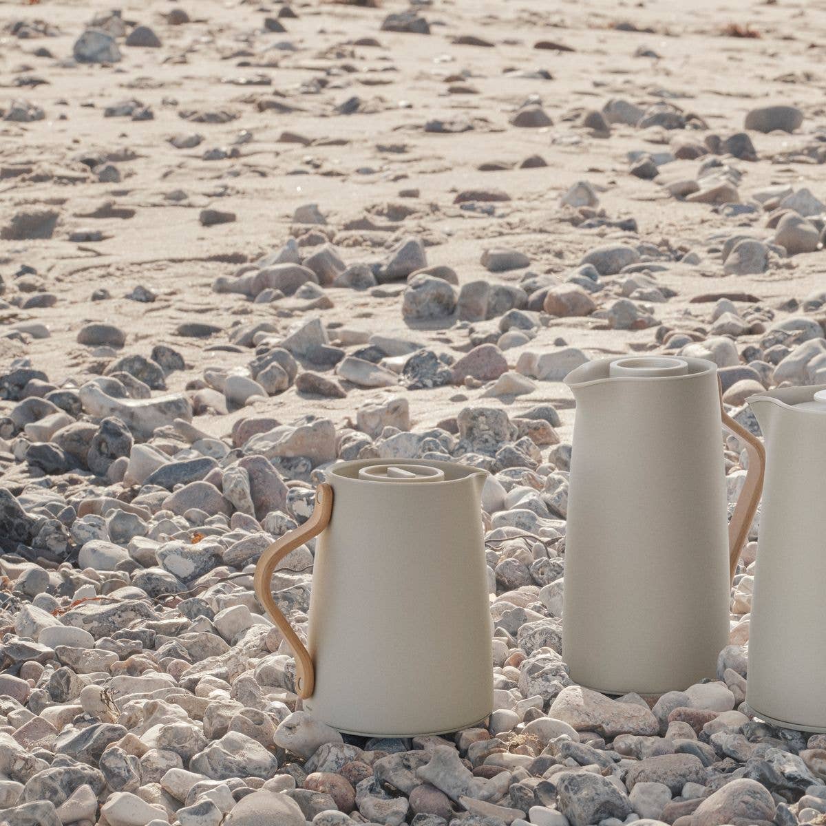 Stelton Emma Vacuum Coffee Jug in sand lacquered steel with beechwood handle. Thermal coffee jug keeps coffee hot for hours, 1.2 L. Designed by HolmbäckNordentoft.