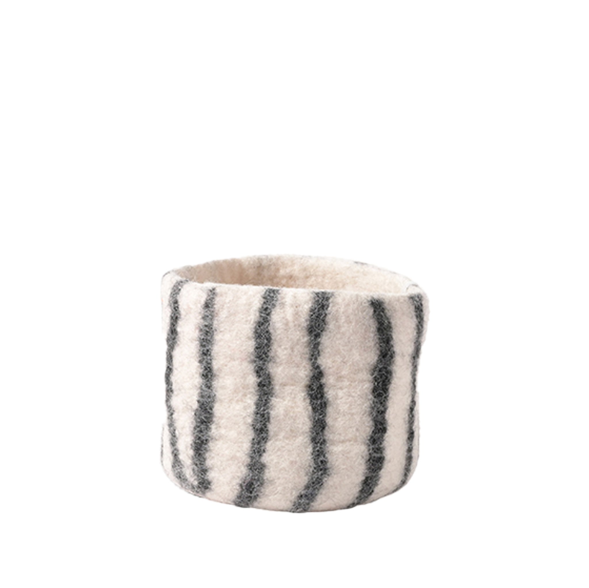 Aveva Design Flower Pot 25, 100% wool with waterproof rubber lining. Handmade in Nepal, 14 × 14 cm colorful pot for playful, stylish plant décor.
