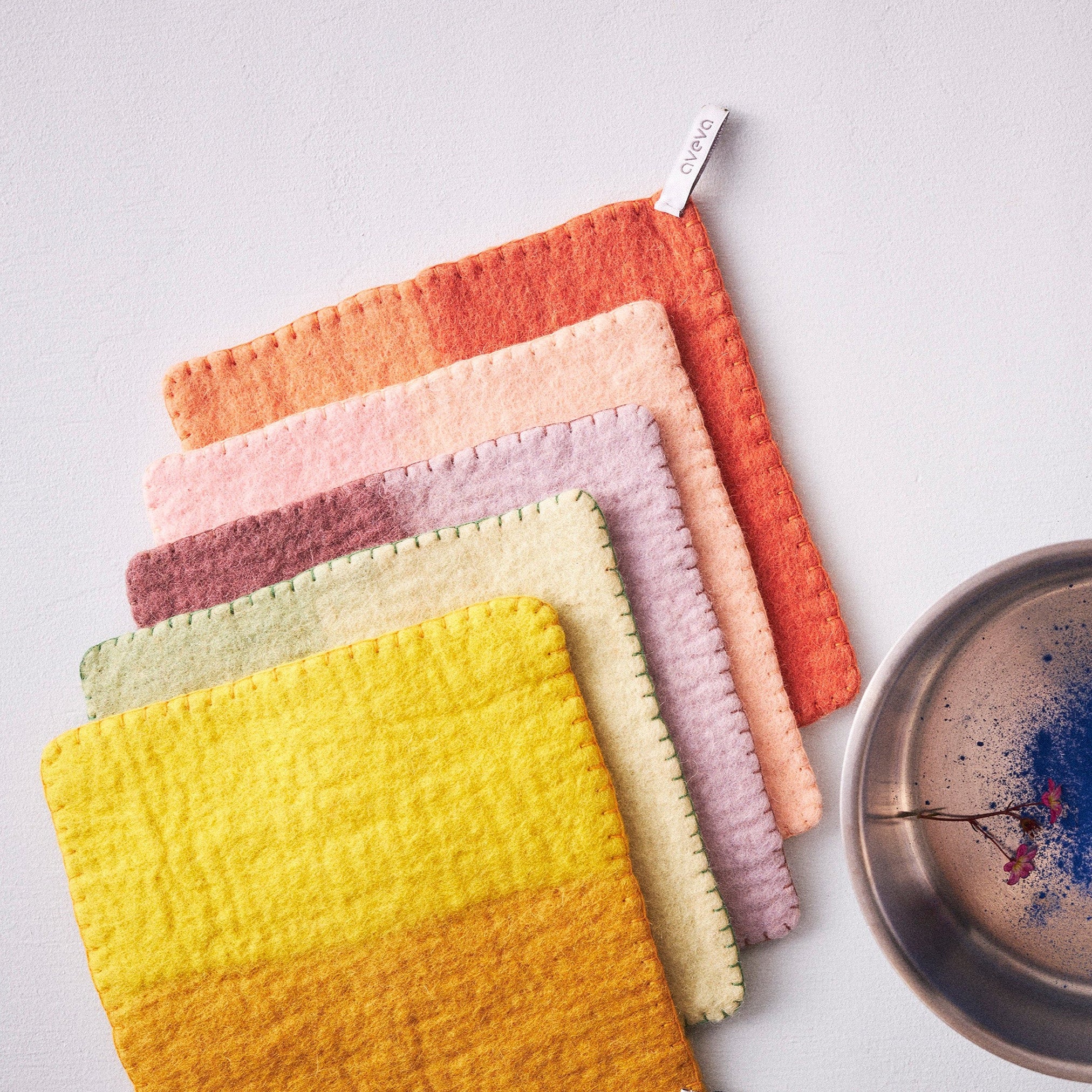 Aveva Design Square Potholder in lavender 100% wool. Handmade, heat-resistant, and colorful Nordic design.