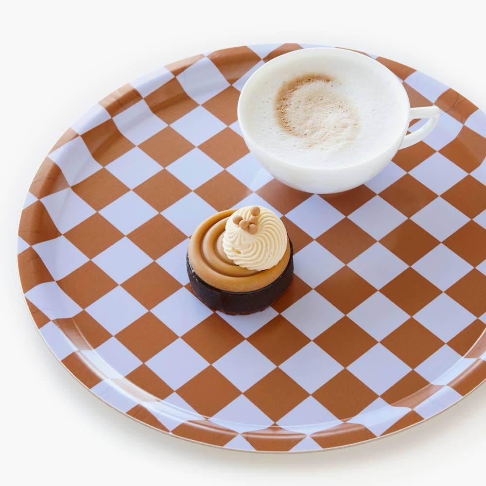 Blu Kat Checker Round Serving Tray, 31 cm, in caramel and lavender check pattern. FSC-certified birch veneer, handcrafted in Sweden.