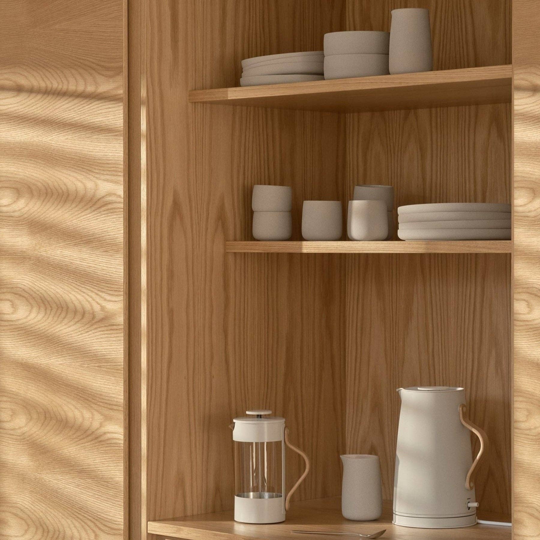 Stelton Emma French Press in beige lacquered steel with natural beechwood handle. 1 L capacity (33.8 oz). Sustainable Scandinavian design by HolmbäckNordentoft.