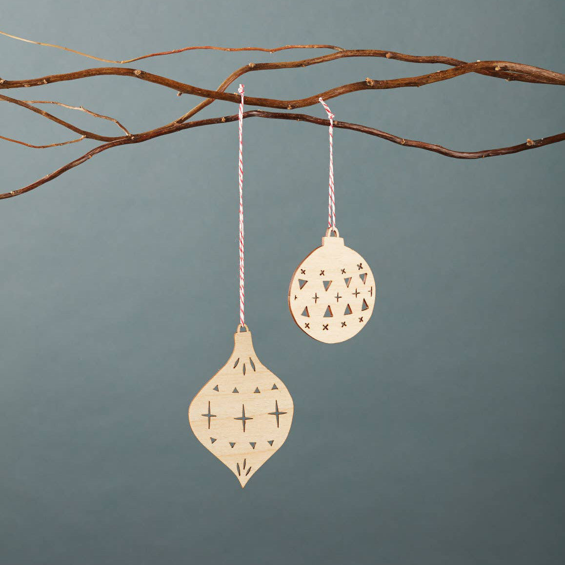 light-paper-traditional-bauble-ornament-set-2.jpg