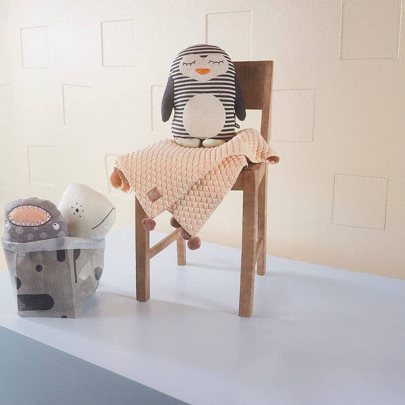 OYOY Penguin Pingo Cushion in black-and-white cotton knit, cuddly penguin pillow for kids or cozy adult décor.