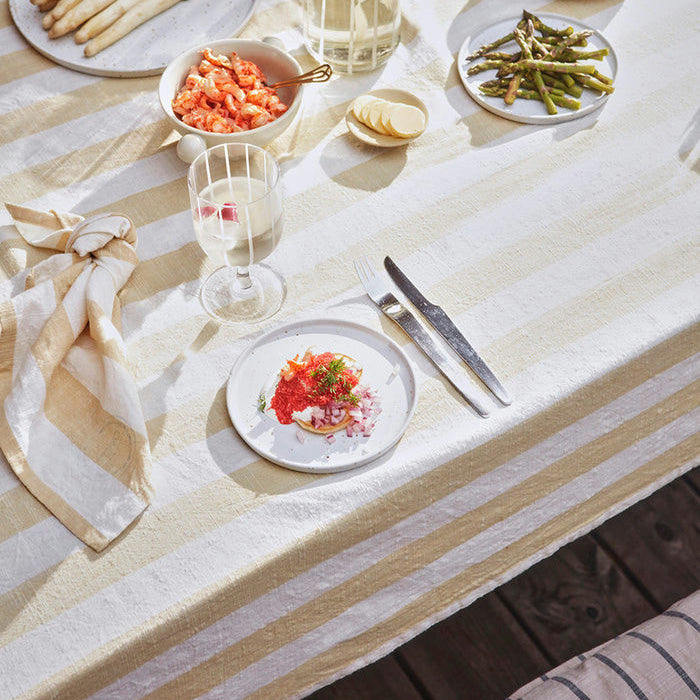 OYOY Living Design Striped Napkin Set of 2 in bold striped cotton. Organic cotton napkins, designed in Denmark.