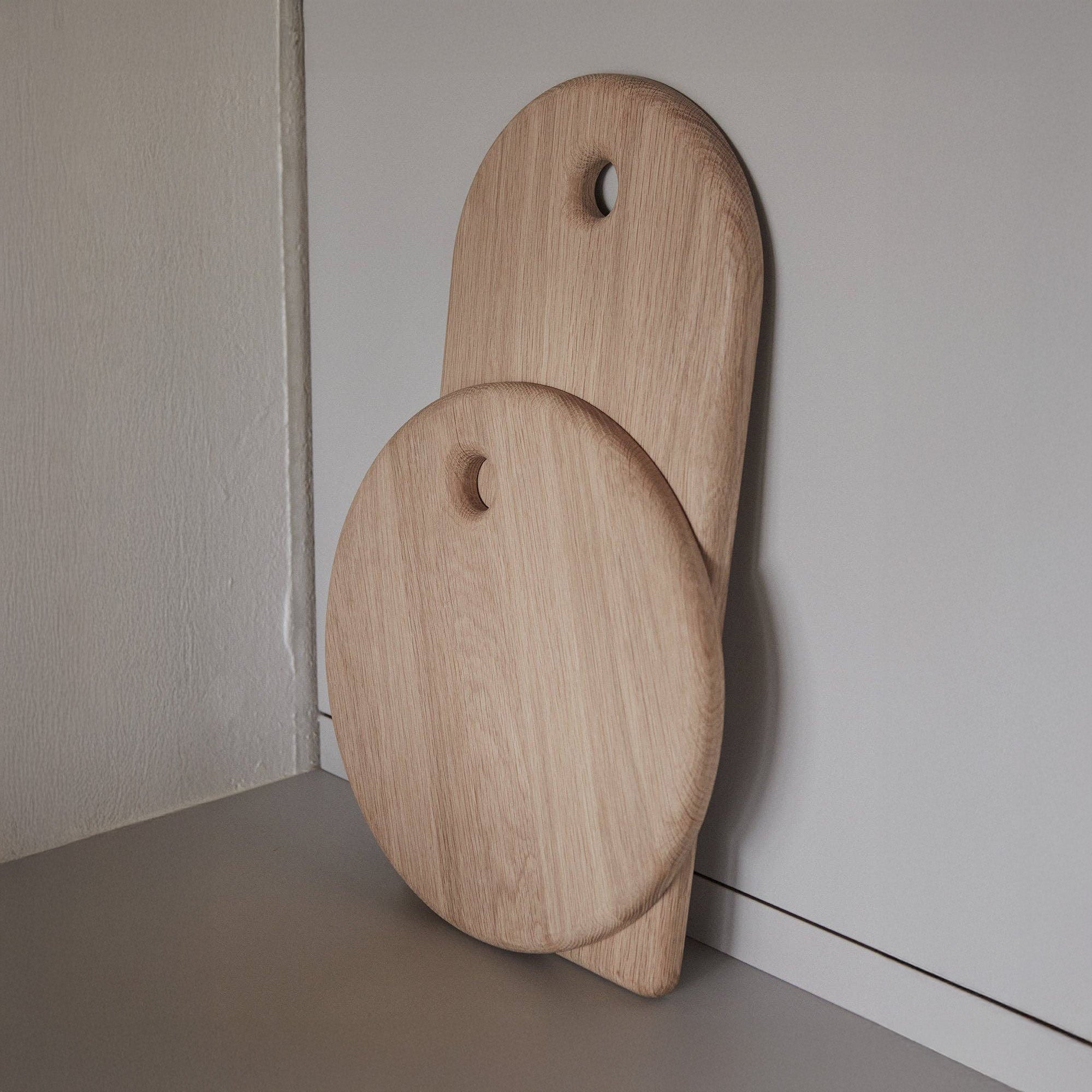 OYOY Yumi Cutting Boards in FSC-certified oak, serving boards perfect for cheese, tapas, and entertaining.