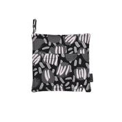RATIA Esikko Potholder in Black/Grey. Graphic floral cotton design with padded polyester fill, heat-safe and made in Portugal.