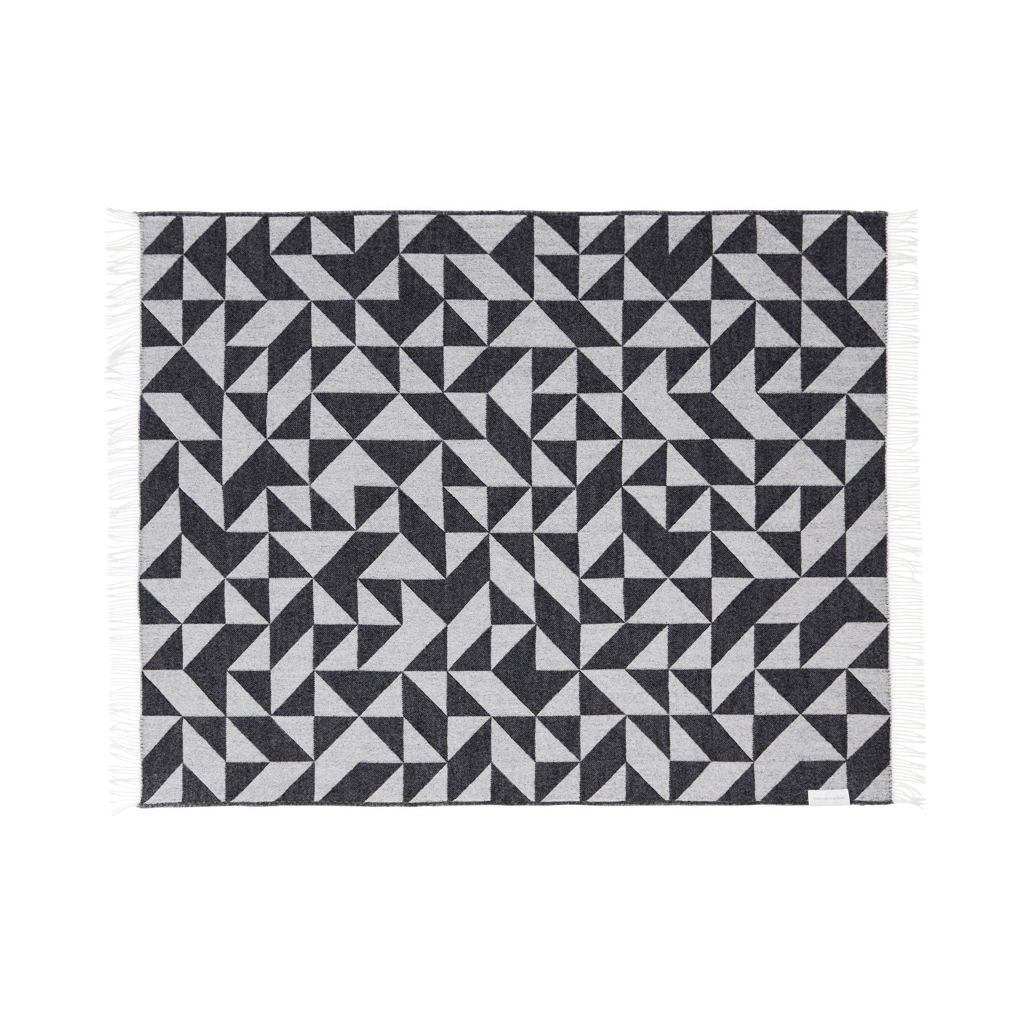 Silkeborg Uldspinderi Twist a Twill Throw in multiple colors (light grey, dark grey, maple green, petrol green, rusty rose) 100% pure wool with bold geometric twill pattern by Tina Ratzer.