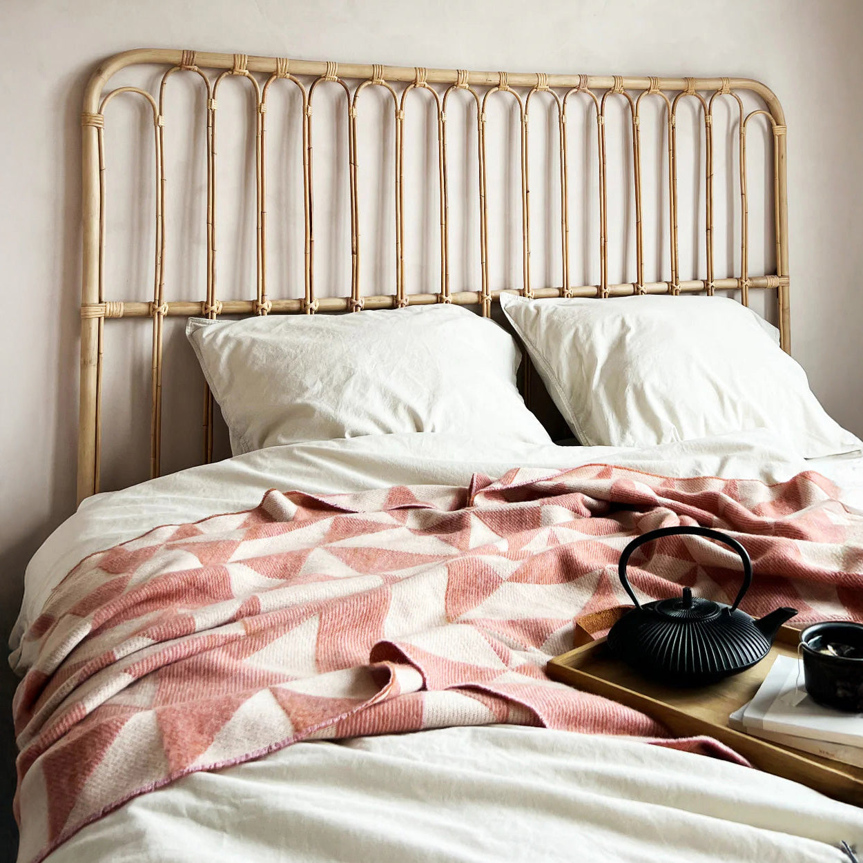 Silkeborg Uldspinderi Twist a Twill Throw in multiple colors (light grey, dark grey, maple green, petrol green, rusty rose) 100% pure wool with bold geometric twill pattern by Tina Ratzer.