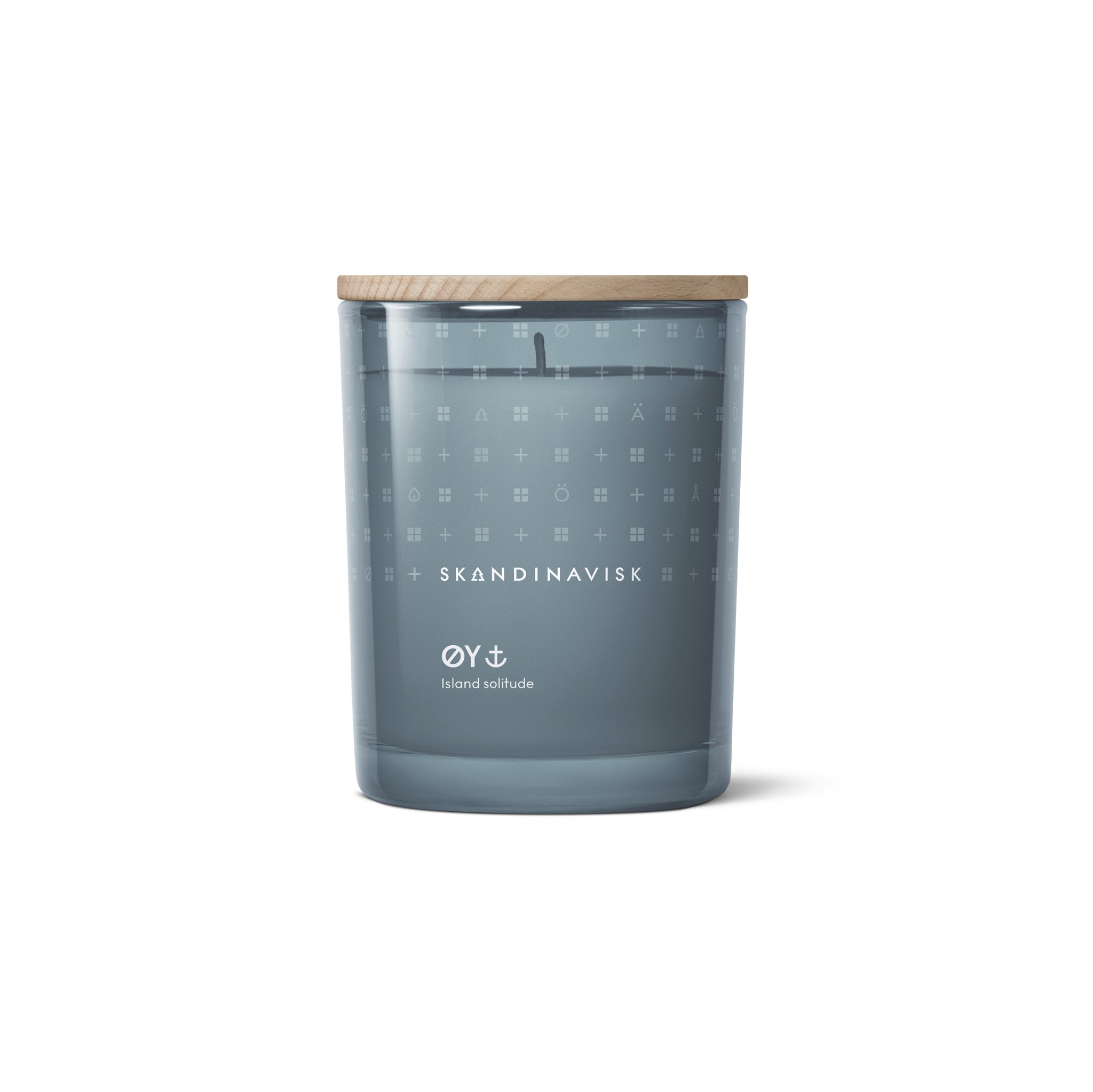 Skandinavisk Øy 200g scented candle in frosted glass jar with wooden lid.