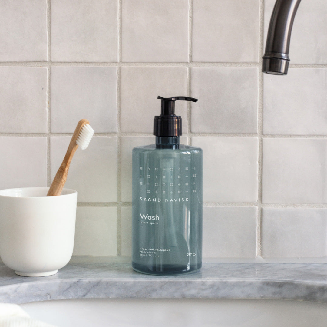 Skandinavisk ØY 500 ml hand & body wash in recycled plastic bottle with pump.