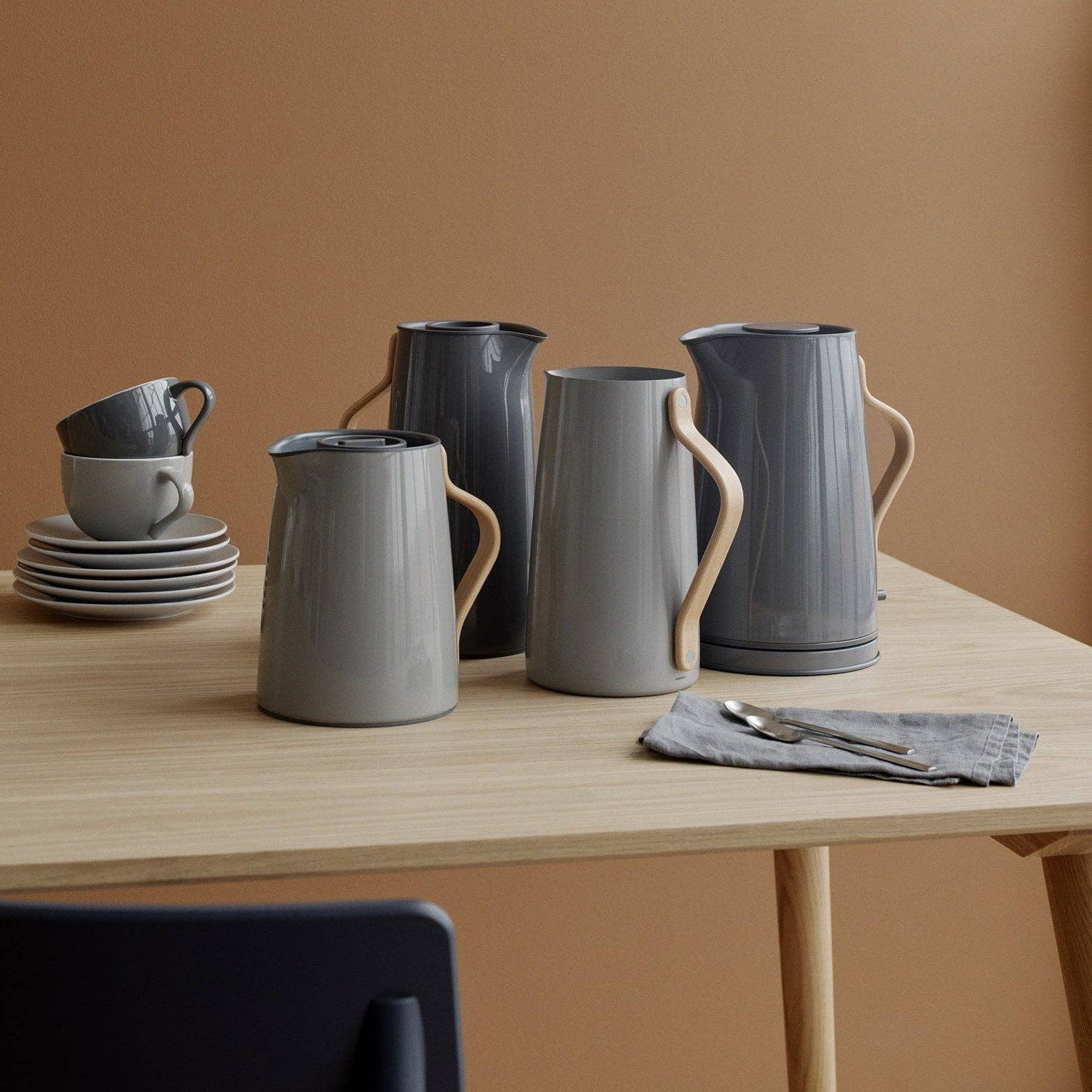 stelton-emma-pitcher-grey-2.jpg